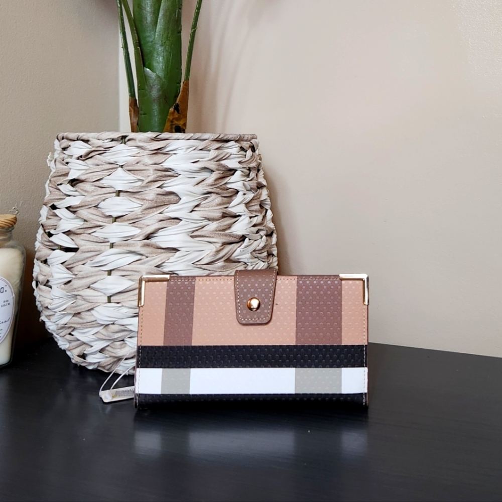 BRAND NEW Brown/Tan/Black/White Wallet/Hand Wallet